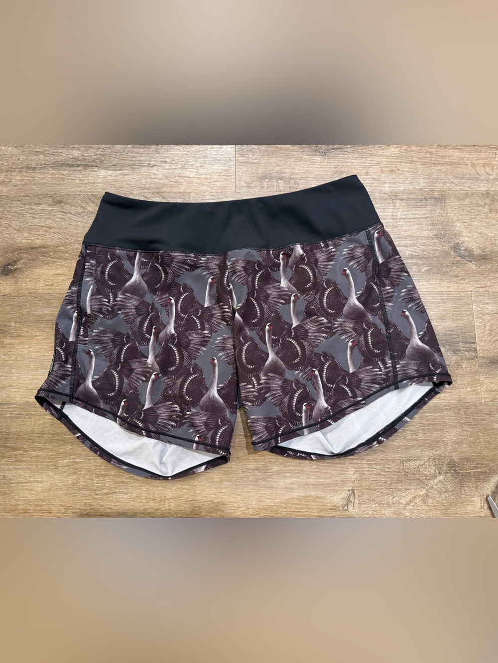 Oiselle Special Edition Long Roga Swan Lake Running Shorts Size 4 Grey Black